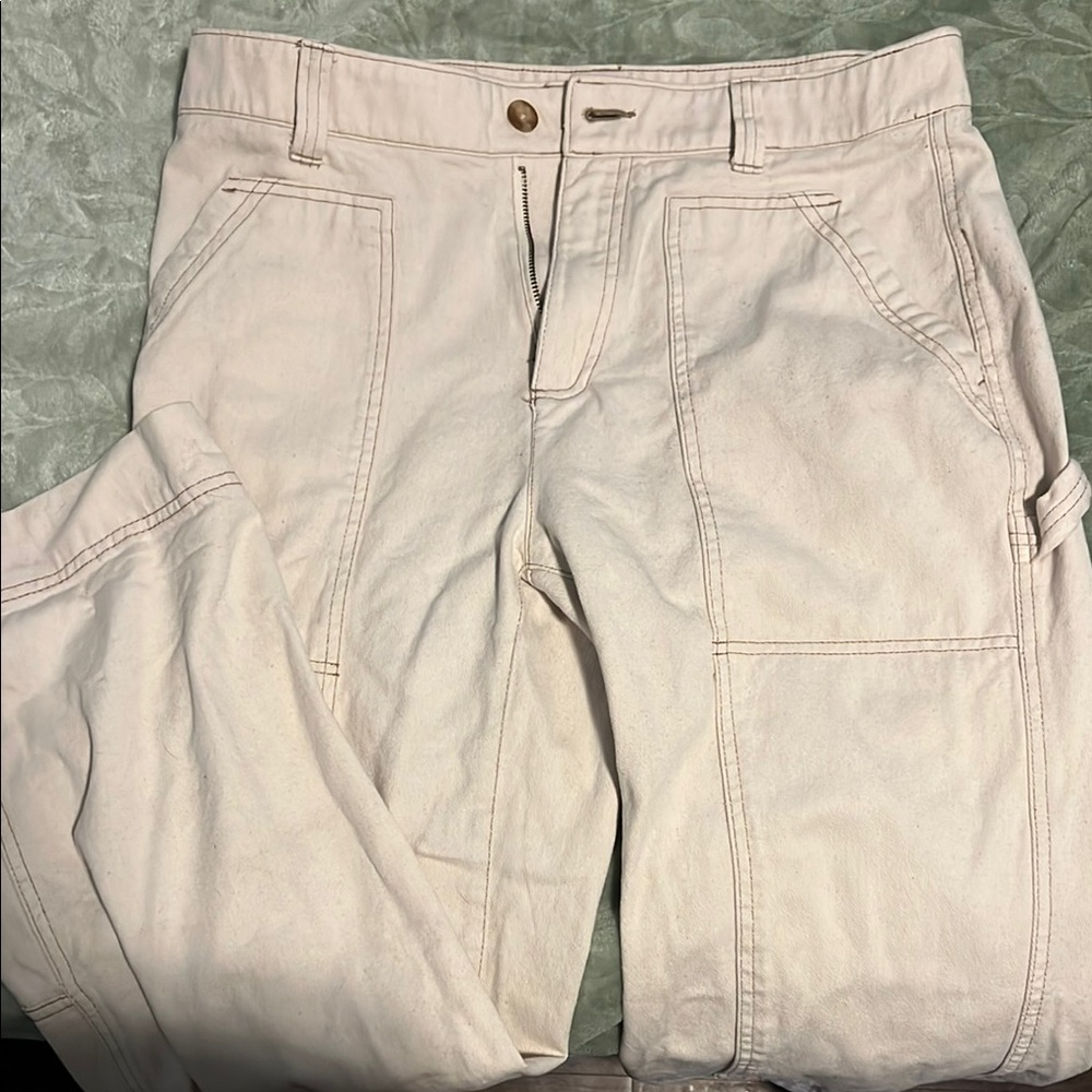 Women’s cream cargo look